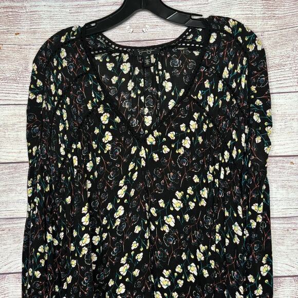 Jessica Simpson Floral Crinkle Fabric Crochet Lace Long Sleeve Top Size 3XL Plus - Picture 13 of 16